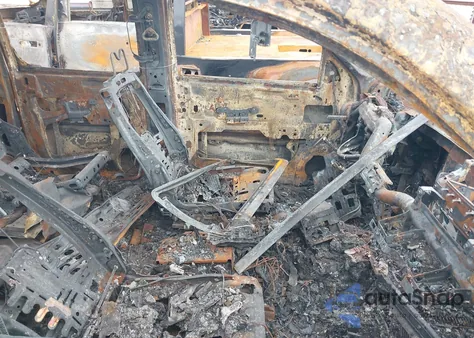 2013 GMC Yukon Xl 1500 Denali z USA, uszkodzony, nr VIN 1GKS2MEF0DR372192